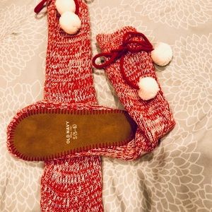 🎅🏼🤶🏼🎅🏼🤶🏼NWOT Christmas 🎄 slipper socks